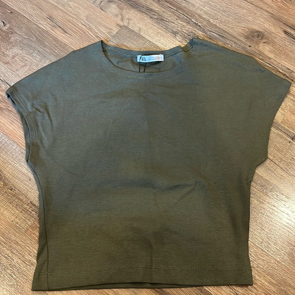 Brand new zara t shirt
